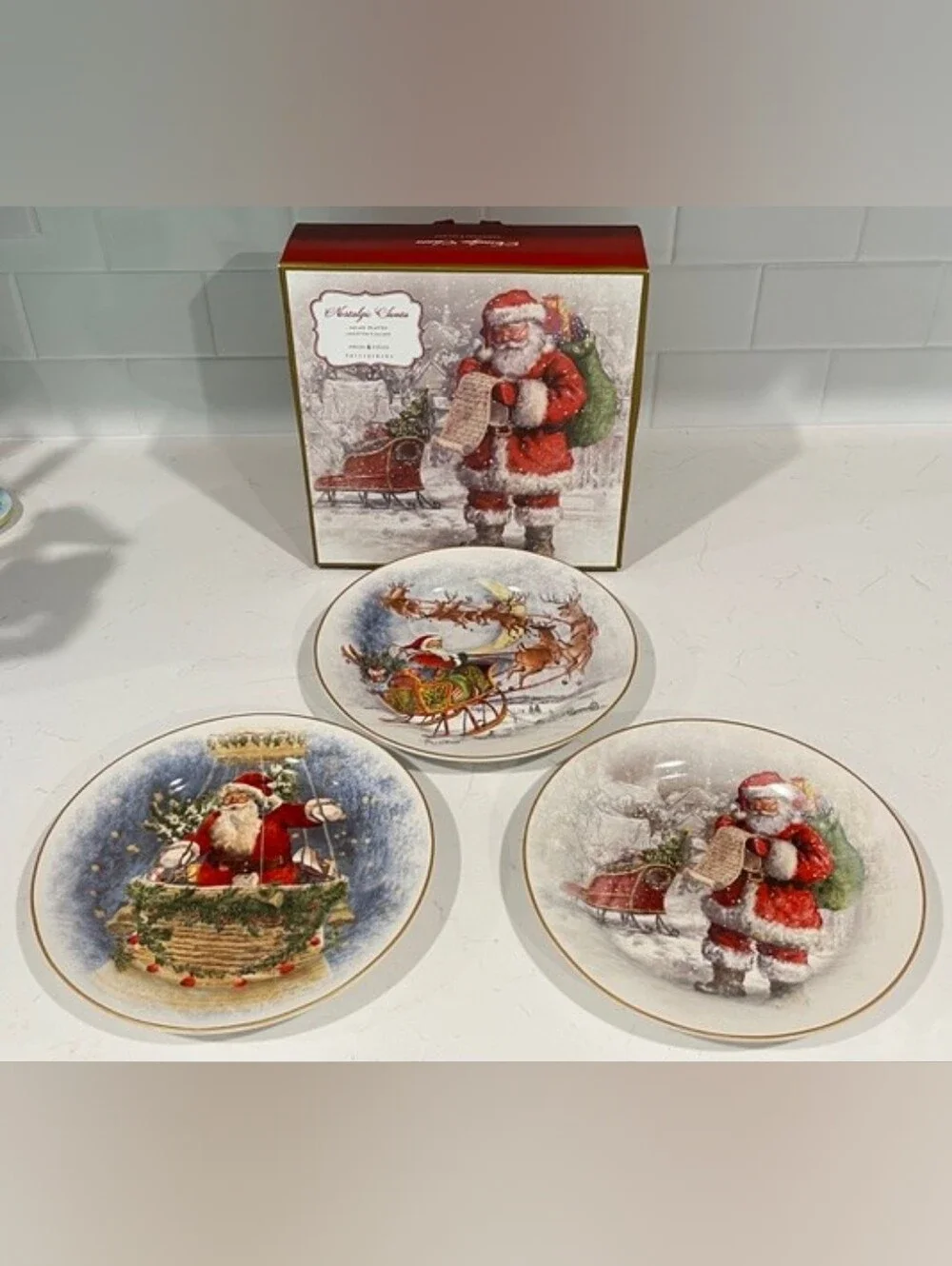Pottery Barn Nostalgic Santa Salad‎ Plates Set Of 3 In Box